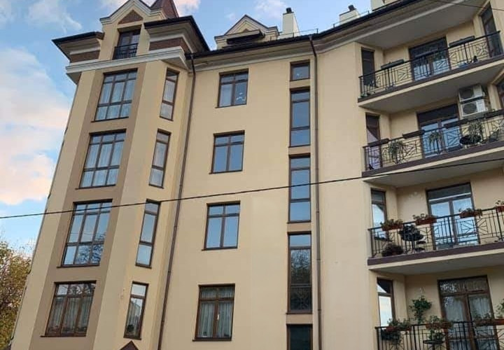 Продаж чотирьохкімнатної квартири, вул. Лисенка М. м. Львів