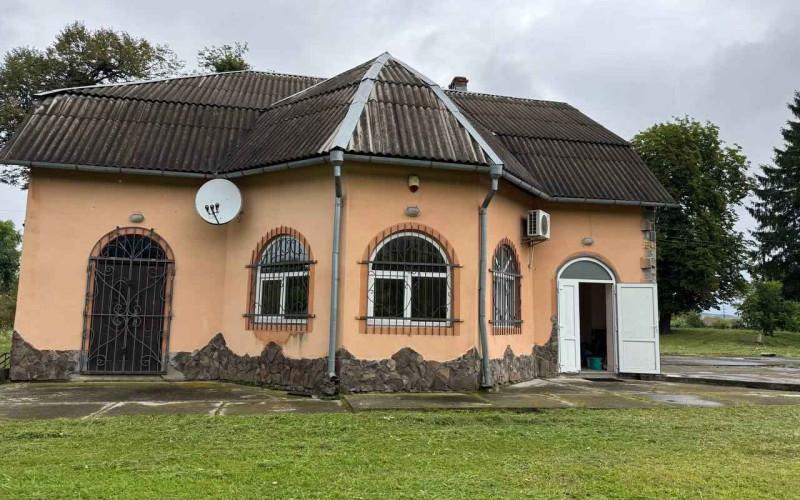 Продаж коменційного приміщення, вул. Шкільна. с. Черниця. Львівська область.